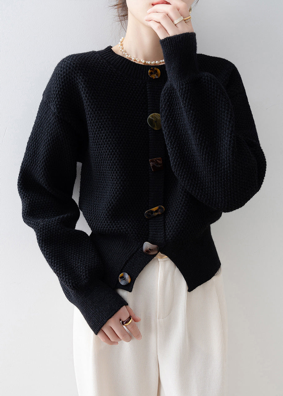 Elegantly Styled Cardigan for Everyday Wear