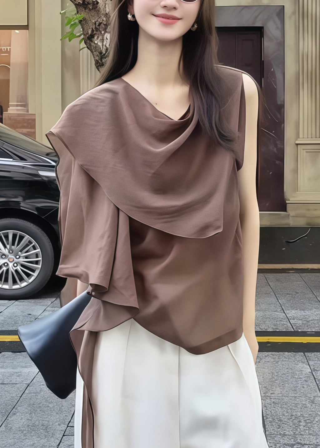 Well Tailored Top with a Graceful Silhouette