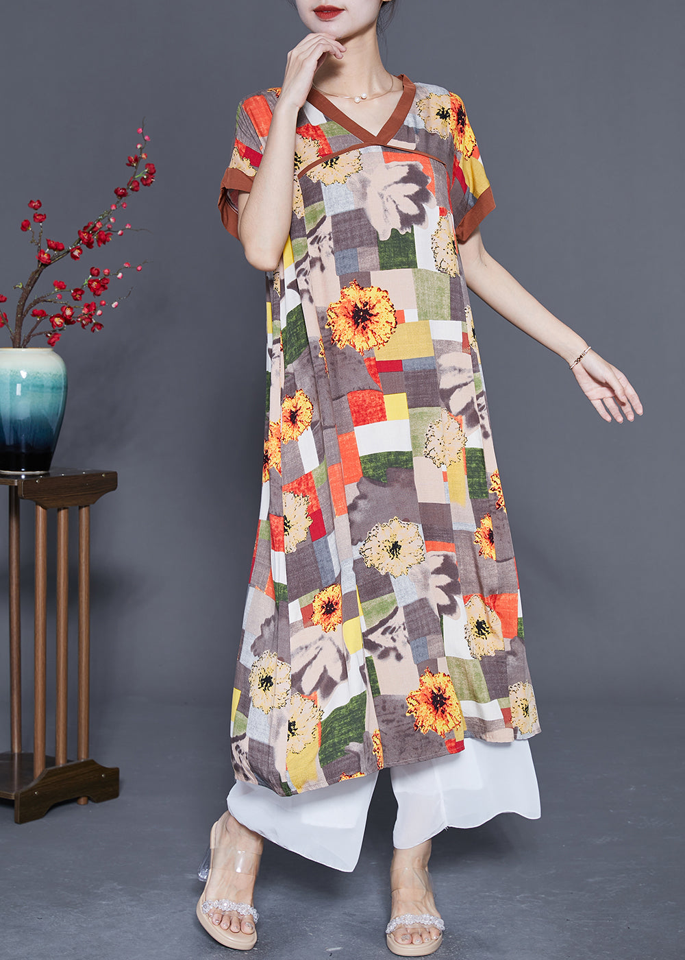 Effortlessly Elegant Dress with a Timeless Design