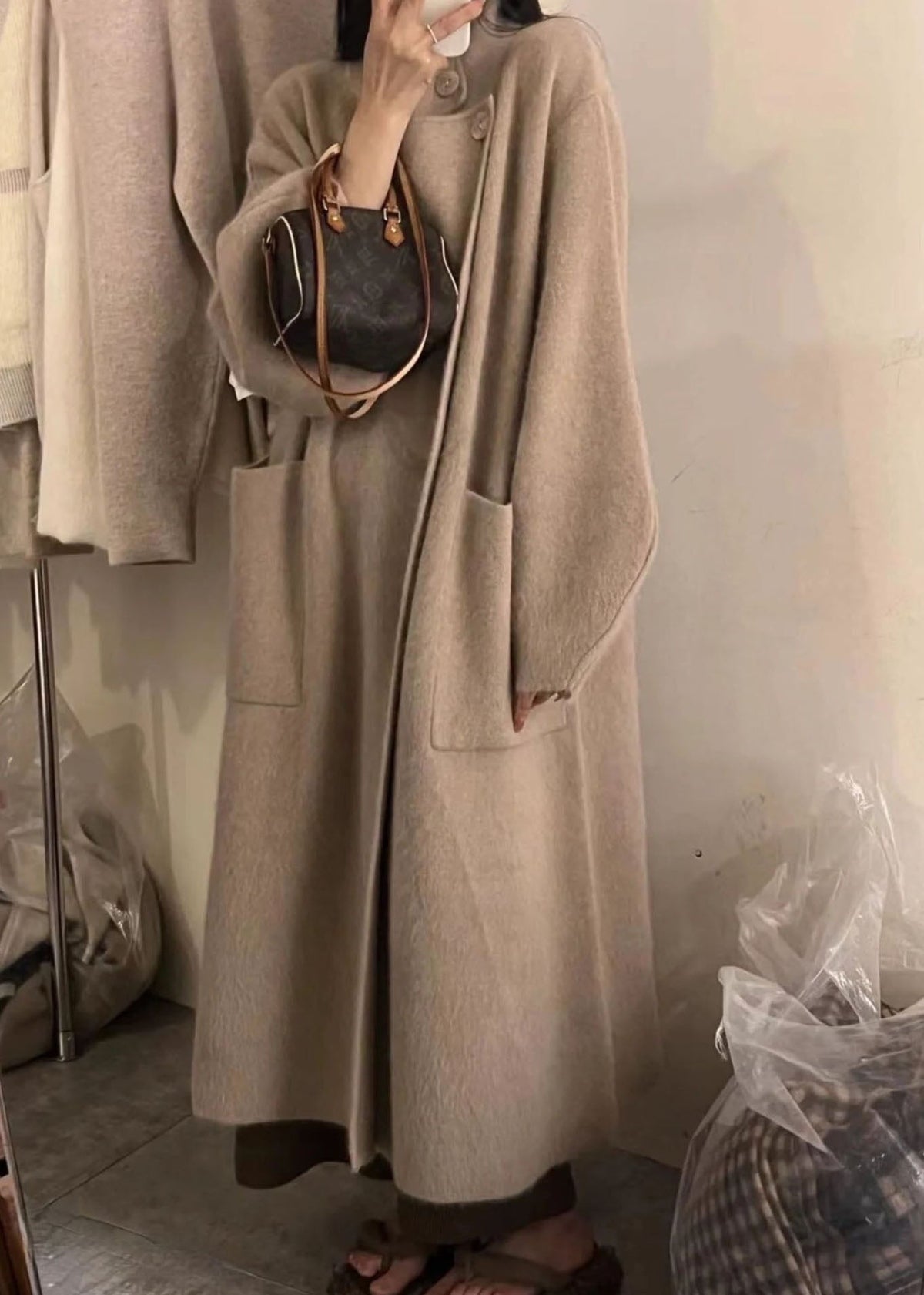 Well Tailored Coat with a Graceful Silhouette