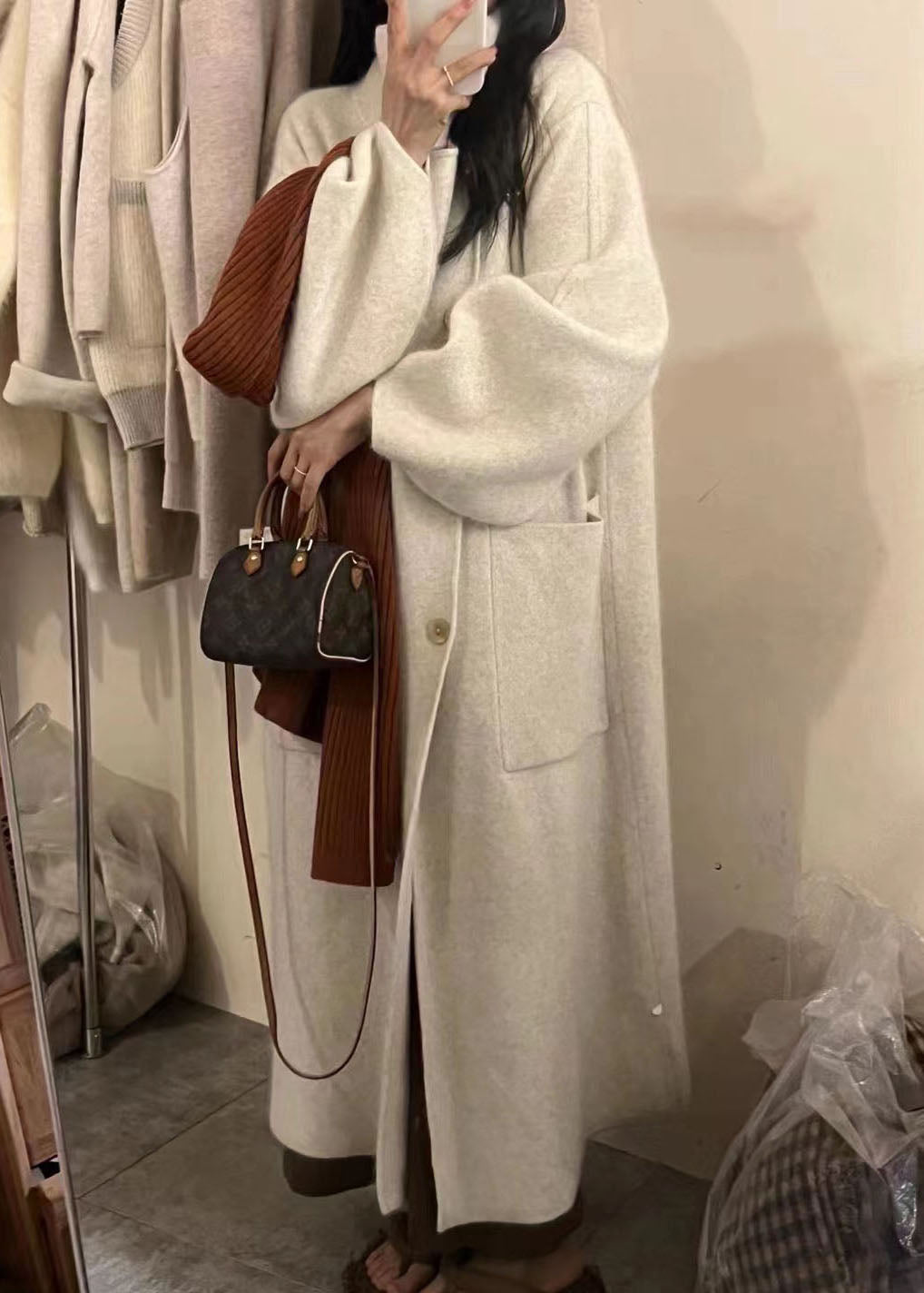 Effortlessly Elegant Coat with a Timeless Design