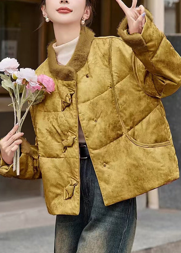 Gracefully Styled Coat for Any Occasion