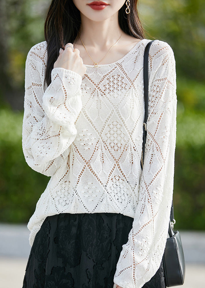 Well Tailored Sweater with a Graceful Silhouette
